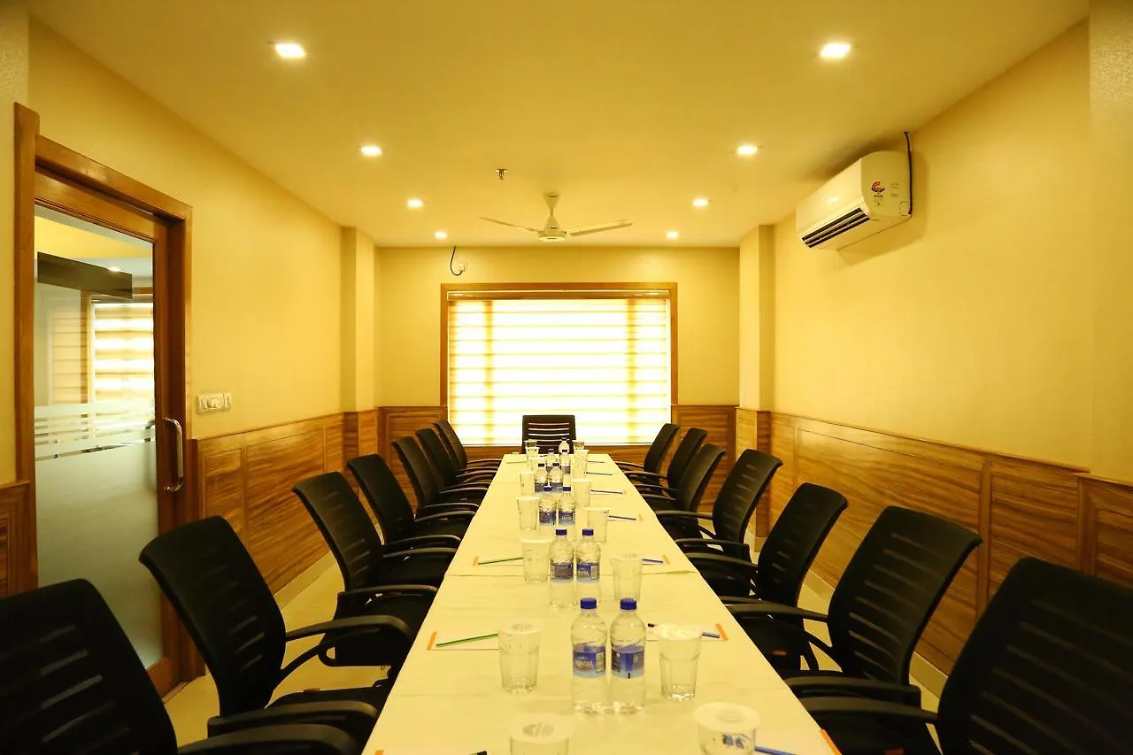 Hotel Livanta Kochi 4*,